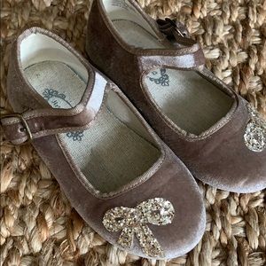 Joyfolie velvet bow shoes size 9